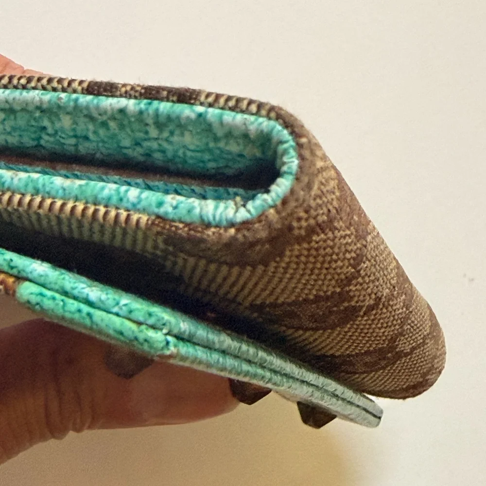 Gucci Canvas Key Case with Turquoise Trim and Gold Studs (COA included) - Picture 10 of 12